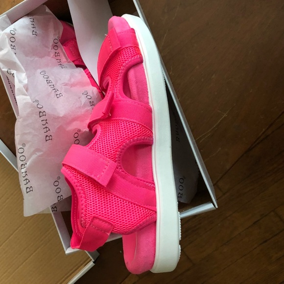 Pretty Pink or Black strappy sandals - Picture 3 of 5